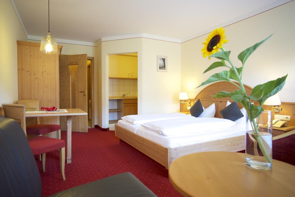 Hotel Salzburger Hof Bergen  Extérieur photo